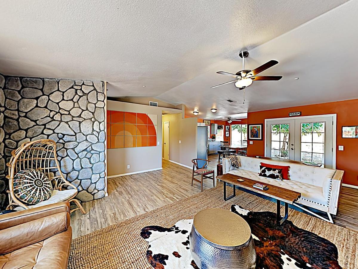 Rawhide Ranch - Walk To Pappy And Harriet'S With Hot Tub! Home Yucca Valley Eksteriør billede