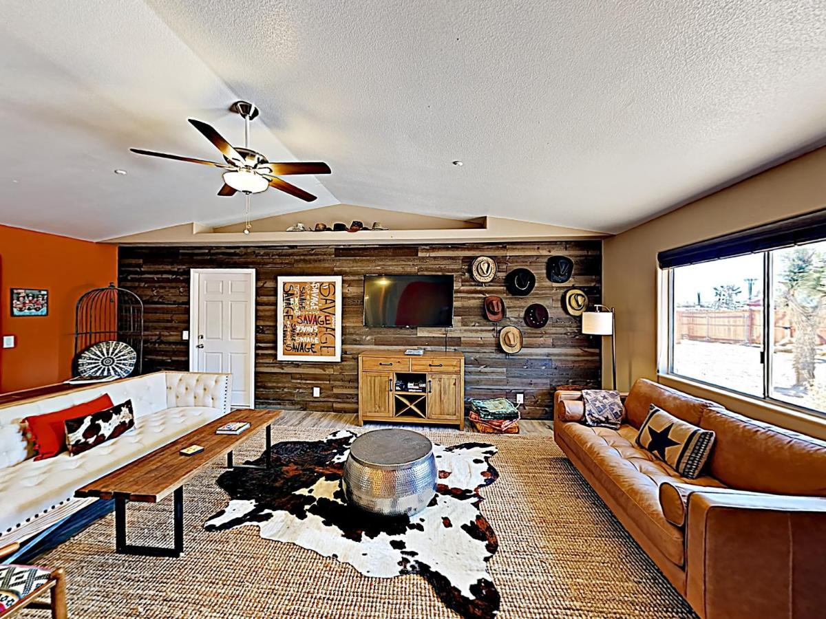 Rawhide Ranch - Walk To Pappy And Harriet'S With Hot Tub! Home Yucca Valley Eksteriør billede
