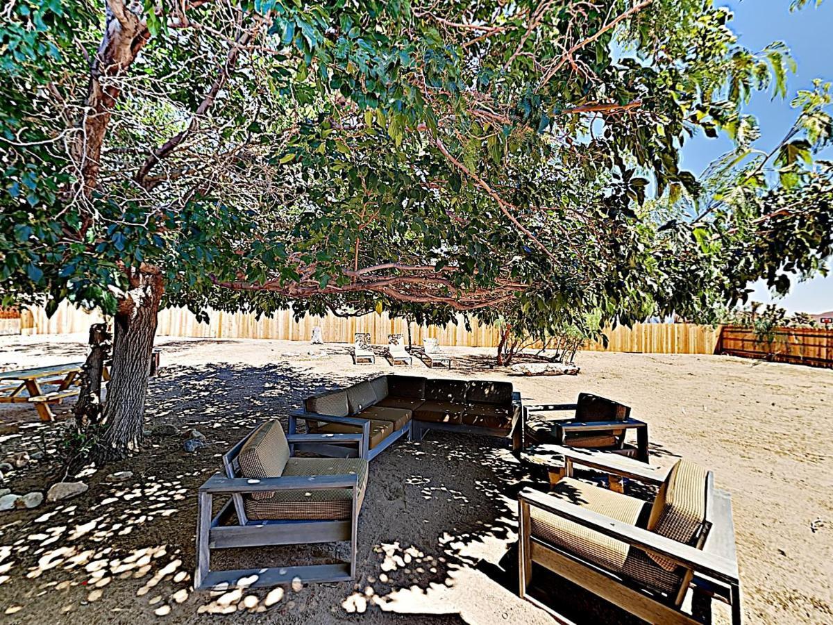 Rawhide Ranch - Walk To Pappy And Harriet'S With Hot Tub! Home Yucca Valley Eksteriør billede